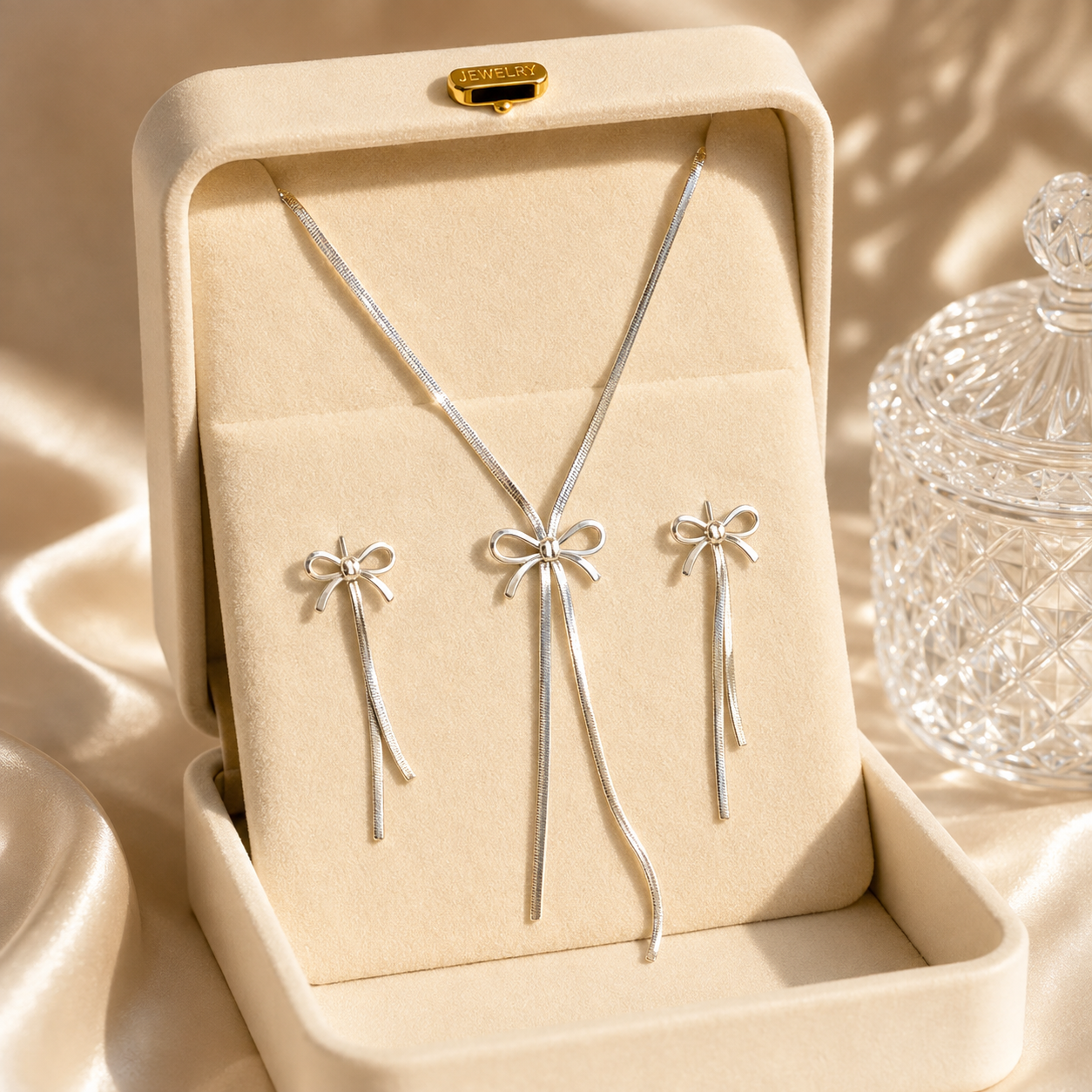Silver Bow Jewellery Set