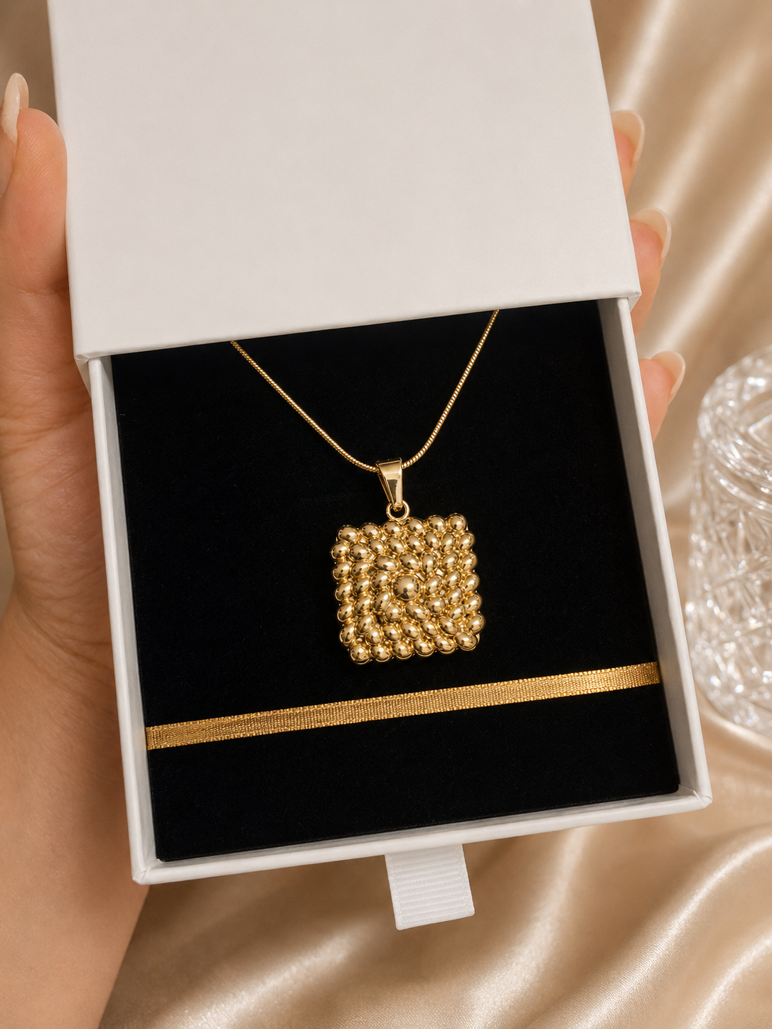 Golden Texture Pendant Necklace